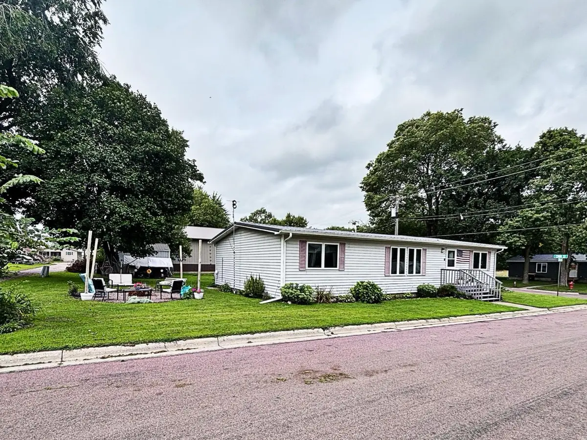 112 3rd Avenue N, Redwood Falls, MN 56283 - Image #1