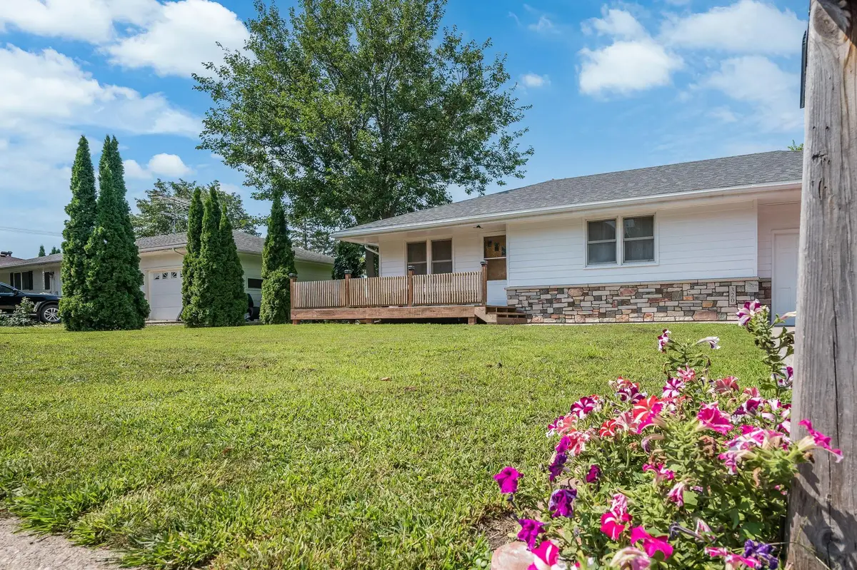 320 S Waterville Avenue, Le Center, MN 56057 - Image #1