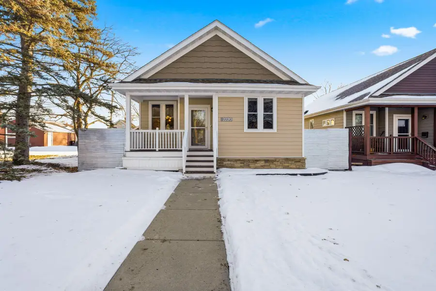 2220 Reaney Avenue E, Saint Paul, MN 55119 - #2