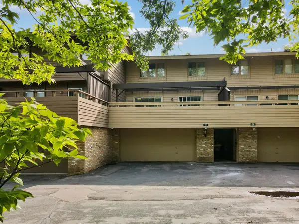 37 Birnamwood Drive, Burnsville, MN 55337