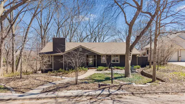 590 Montcalm Place, Saint Paul, MN 55116