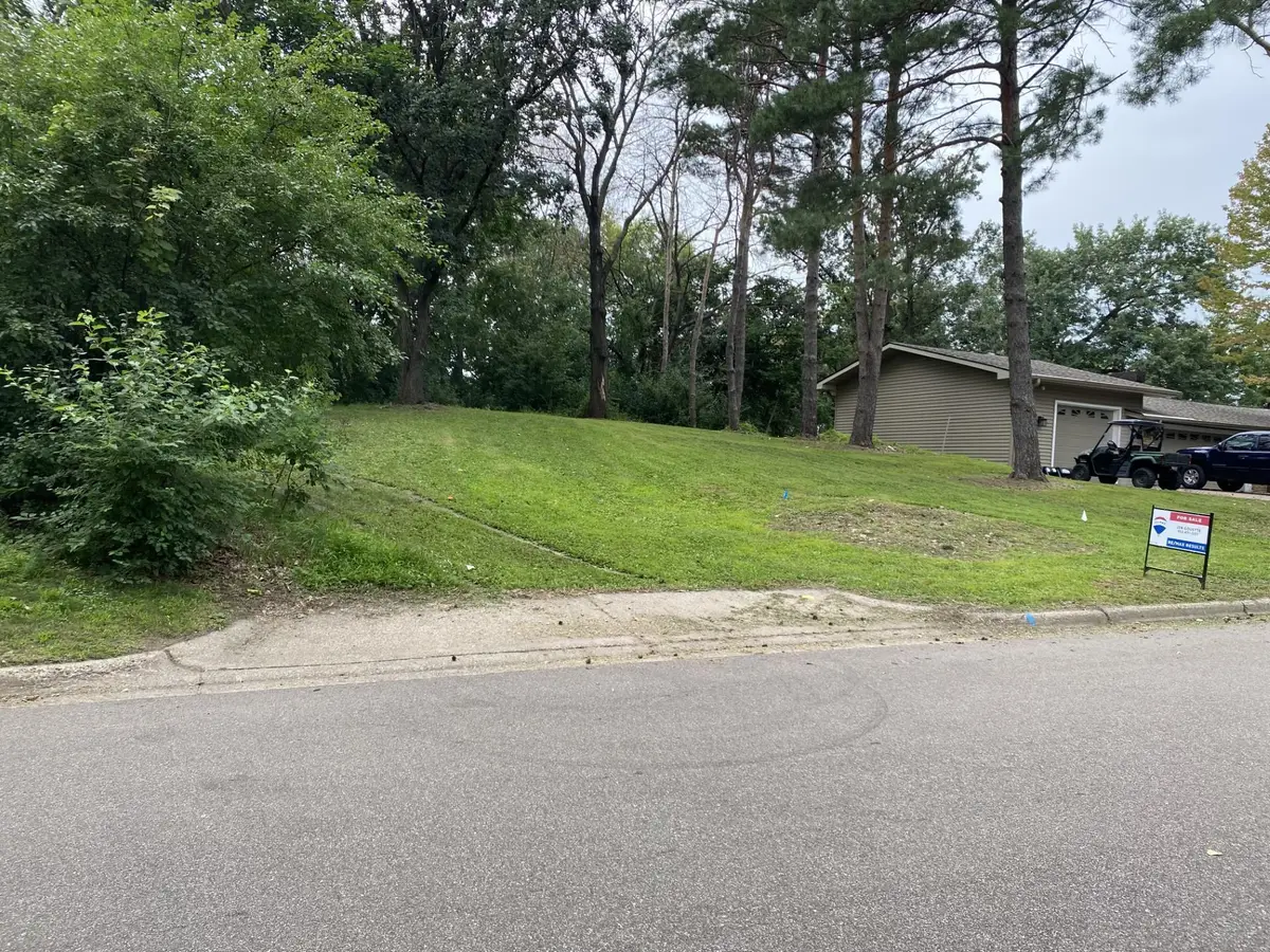 405 Summit Lane E, Burnsville, MN 55337 - Image #1