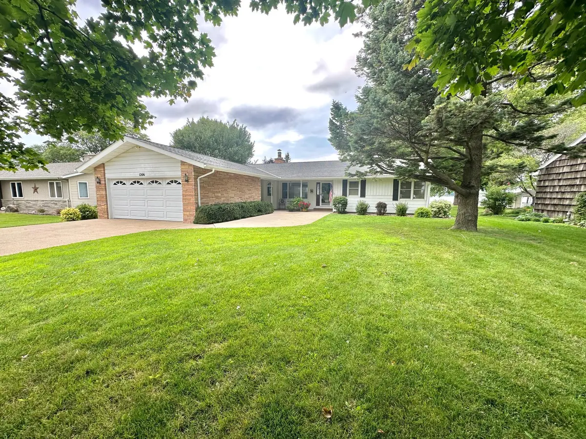 1206 S Shore Drive, Worthington, MN 56187 - Image #1