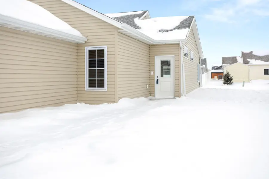 414 Westview Lane E, West Fargo, ND 58078 - Image #2