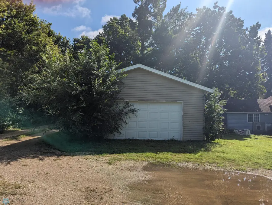 101 5th Avenue E, Lisbon, ND 58054 - #2