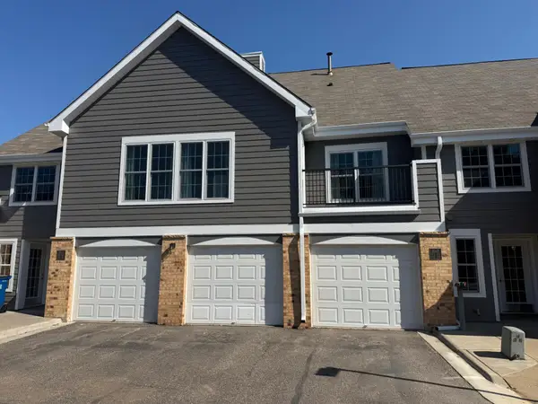 6048 Chasewood Parkway #204, Minnetonka, MN 55343