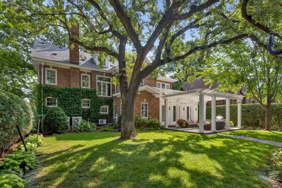 2400 W Lake Of The Isles Parkway, Minneapolis, MN 55405 - Image #3