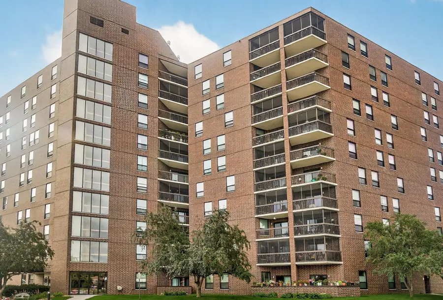 6615 Lake Shore Drive S #302, Richfield, MN 55423 - Image #2