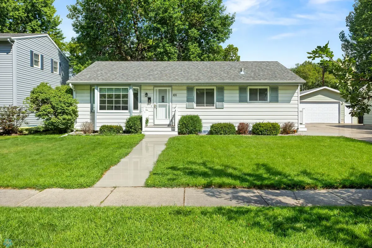 101 27th Avenue N, Fargo, ND 58102 - Image #1