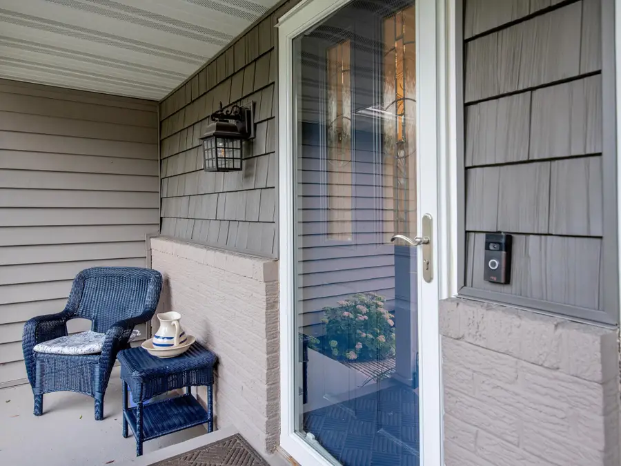 2300 Dahl Court E, Maplewood, MN 55119 - Image #3