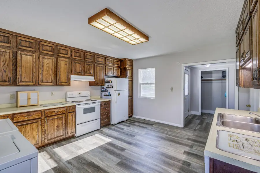 105 10th Street Nw, Plainview, MN 55964 - Image #3