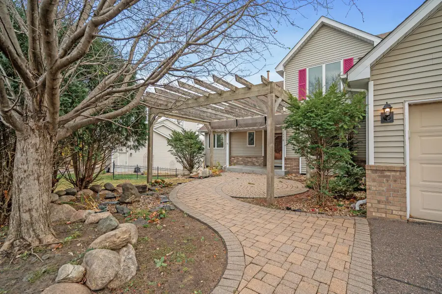 2970 Western Avenue N, Roseville, MN 55113 - Image #2