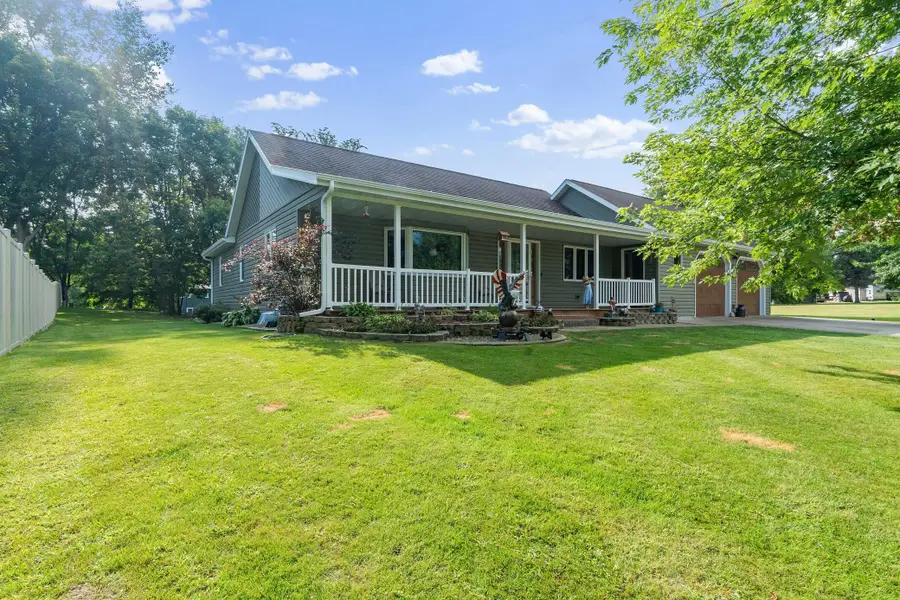 901 Geneva Drive, Alexandria, MN 56308 - Image #2