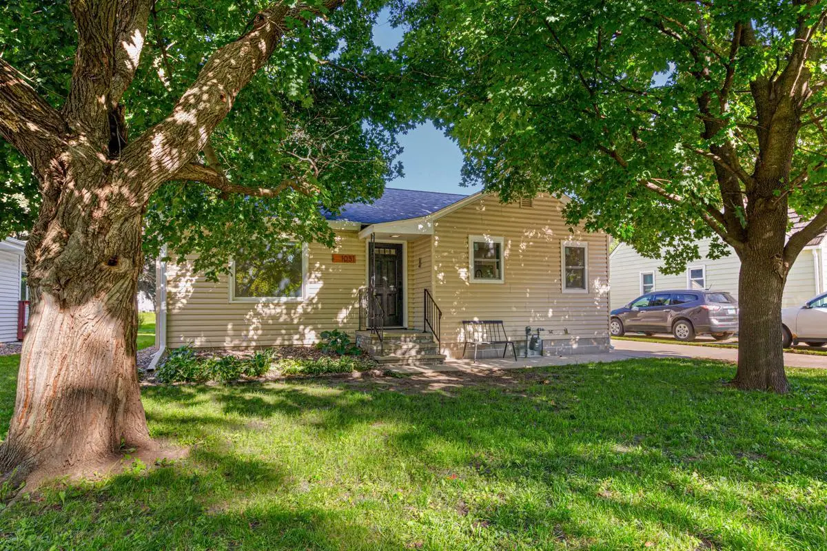 1031 Grandview Avenue, Owatonna, MN 55060 - Image #1