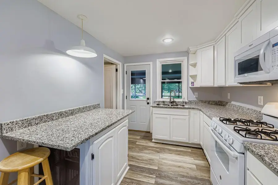 297 Hurley Street E, West Saint Paul, MN 55118 - Image #2