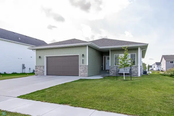 7401 27th Street S, Fargo, ND 58104