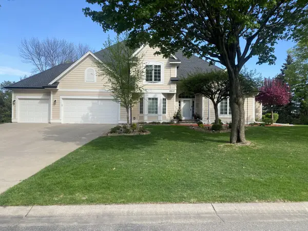 9031 Highview Lane, Woodbury, MN 55125