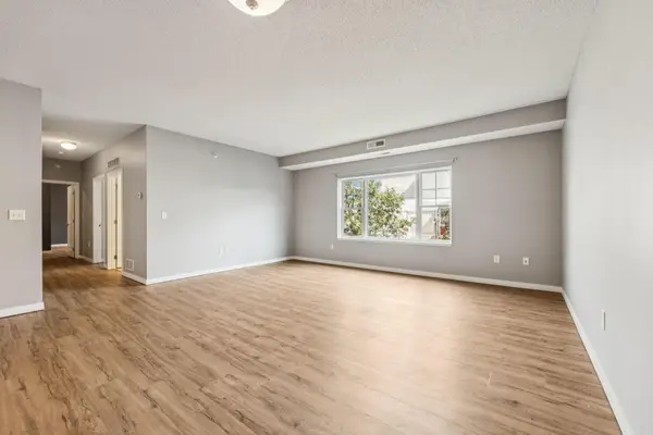 619 8th Street Se #208, Minneapolis, MN 55414