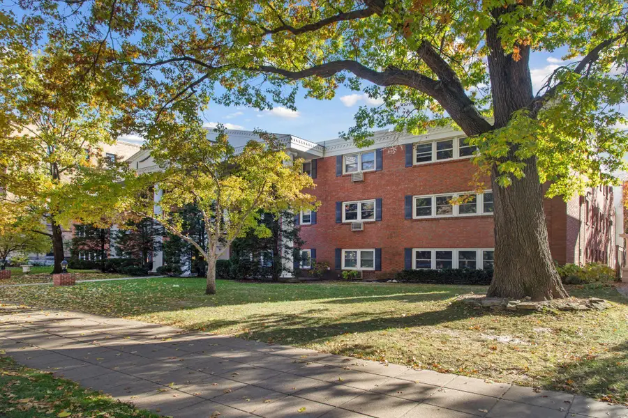 456 Summit Avenue #203, Saint Paul, MN 55102 - Image #2