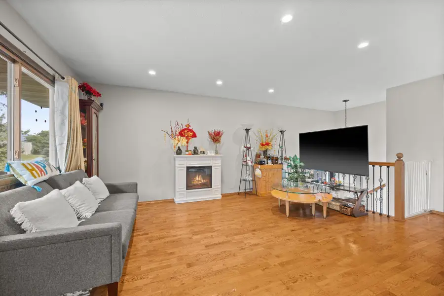 10434 S Decatur Avenue S, Bloomington, MN 55438 - Image #3