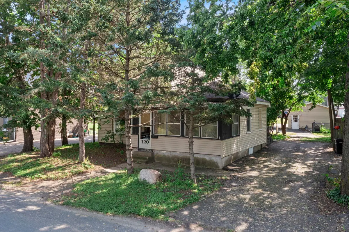 720 Bluff Avenue E, Shakopee, MN 55379 - Image #1