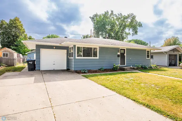 418 25th Avenue N, Fargo, ND 58102