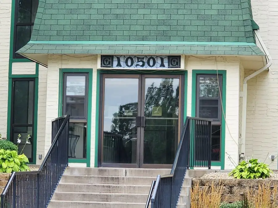 10501 Cedar Lake Road #212, Hopkins, MN 55305 - Image #2