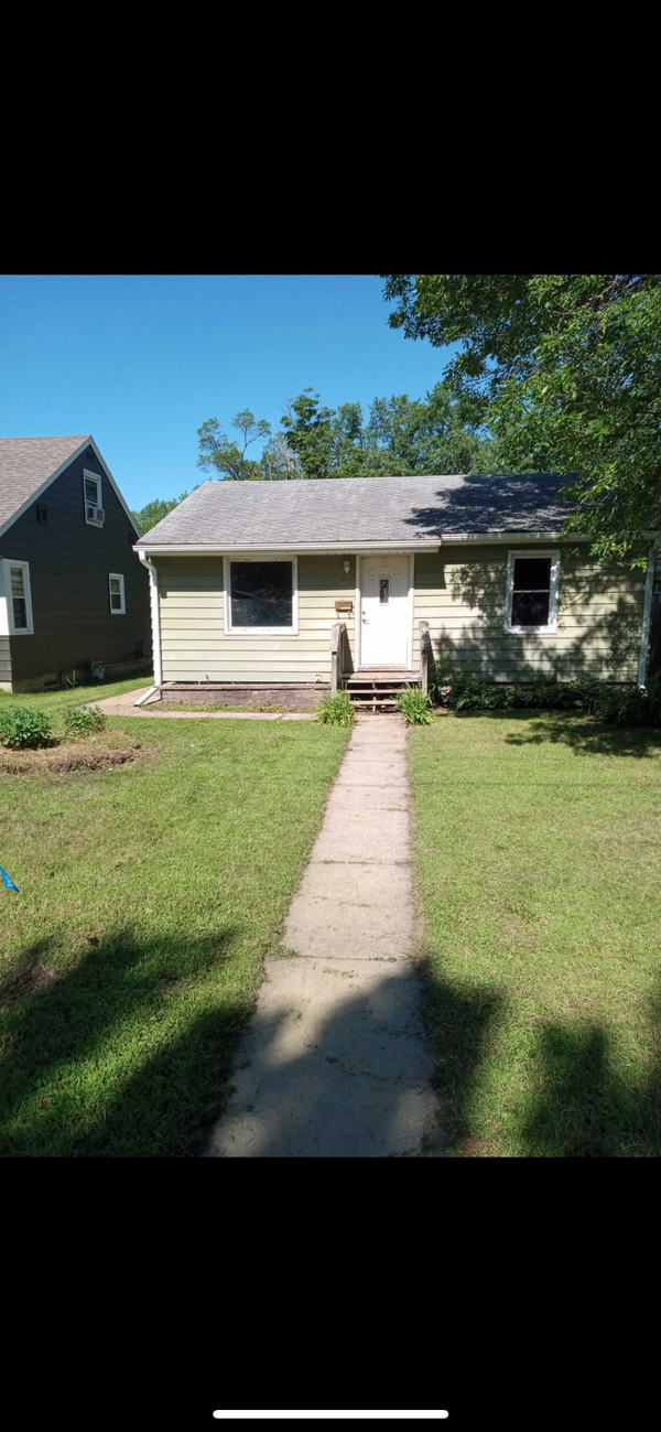 817 33rd Avenue N, Saint Cloud, MN 56303