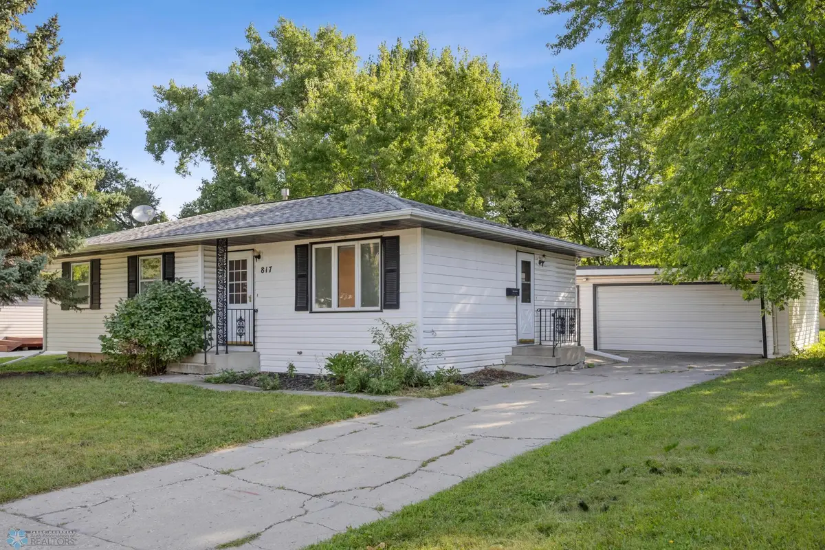 817 30th Street N, Fargo, ND 58102 - Image #1