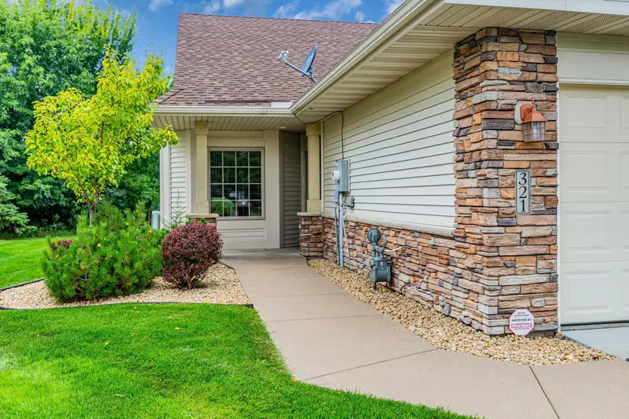 321 Summer Place E, Maplewood, MN 55117 - Image #3