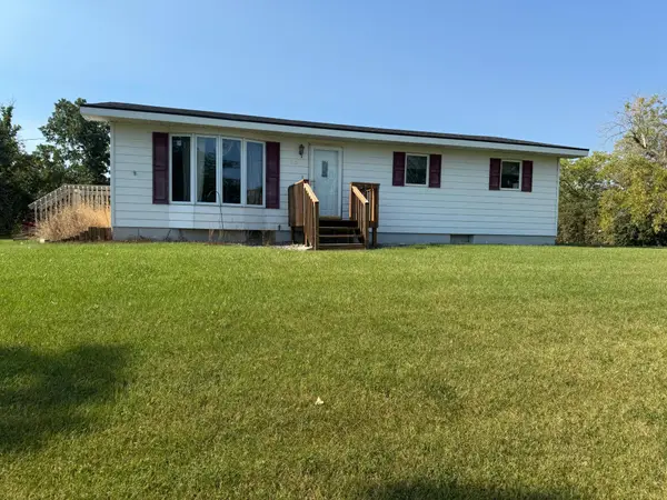 110 E Stokes Avenue, Badger, MN 56714