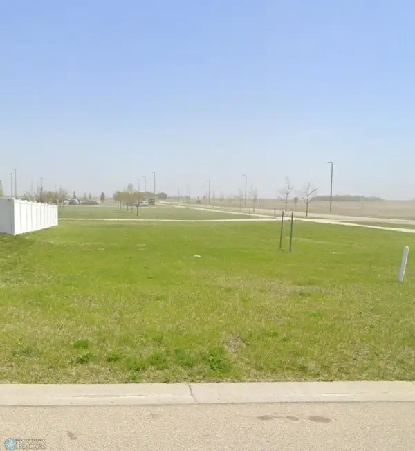 2310 44th Street S, Moorhead, MN 56560