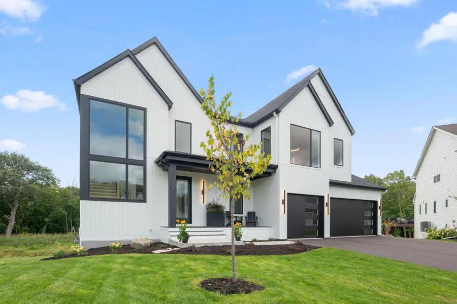 705 Ensconced Way, Chaska, MN 55318 - Image #2