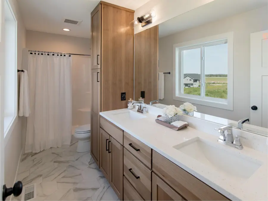 19545 Hammock Avenue, Lakeville, MN 55044 - Image #3