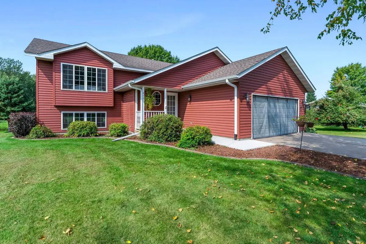 810 Southview Avenue, Braham, MN 55006 - Image #1