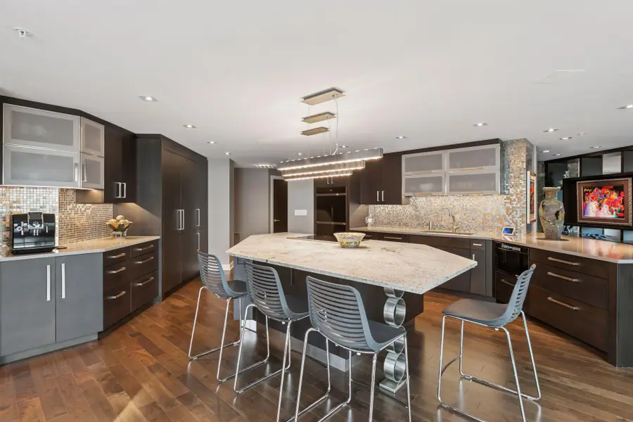 1225 Lasalle Avenue #2207, Minneapolis, MN 55403 - Image #3