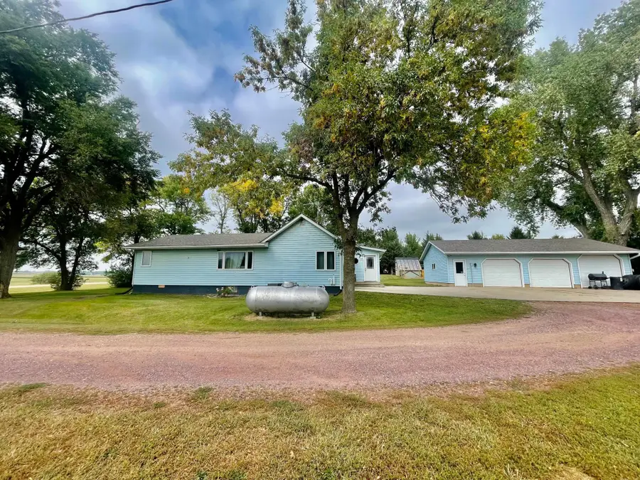 32540 Paul Avenue, Bigelow Township, MN 56187 - Image #2