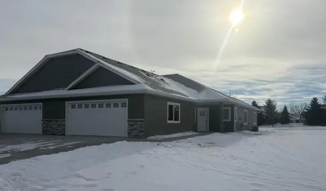 254 Eau Claire Avenue Se, Hutchinson, MN 55350 - Image #1