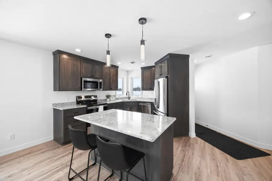 254 Eau Claire Avenue Se, Hutchinson, MN 55350 - #2