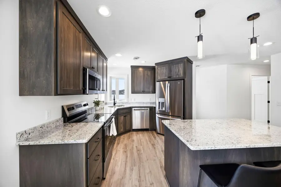 254 Eau Claire Avenue Se, Hutchinson, MN 55350 - #3