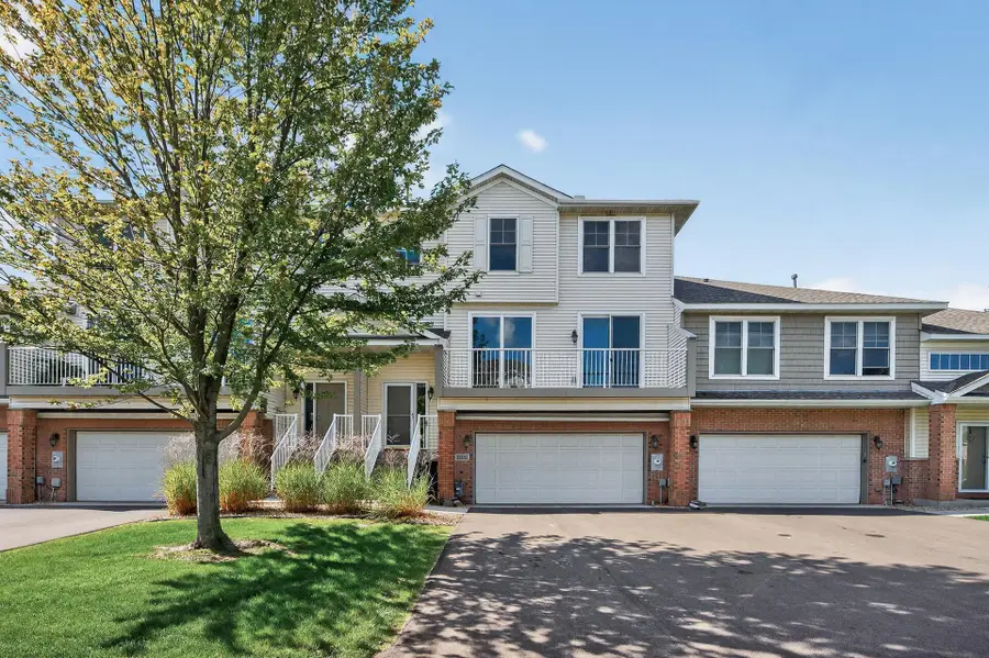 20055 Heritage Drive, Lakeville, MN 55044 - Image #2