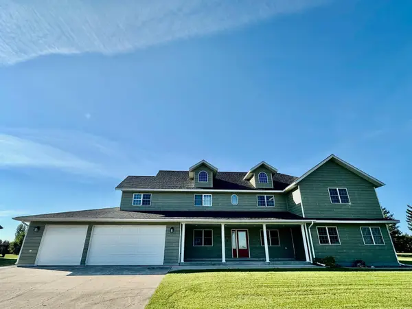 310 7th Street Sw, Roseau, MN 56751