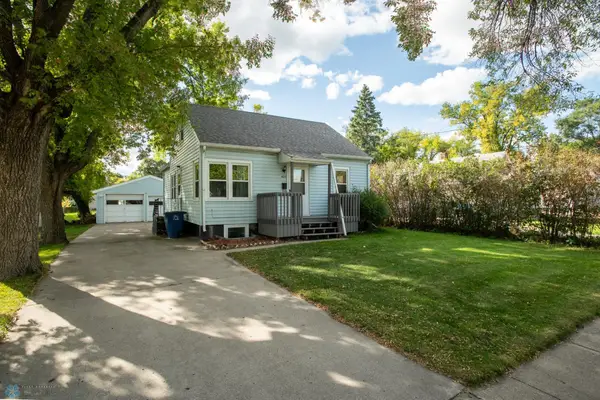 407 15th Street N, Moorhead, MN 56560