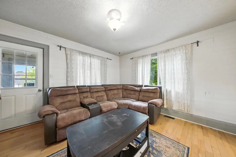 1049 Kent Street, Saint Paul, MN 55117 - Image #2