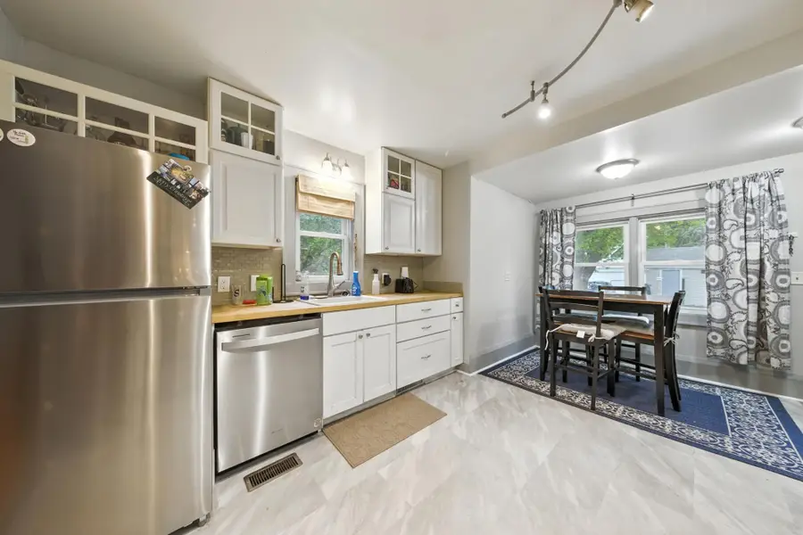 1049 Kent Street, Saint Paul, MN 55117 - Image #3