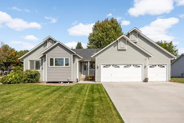 13796 55th Street N, Oak Park Heights, MN 55082