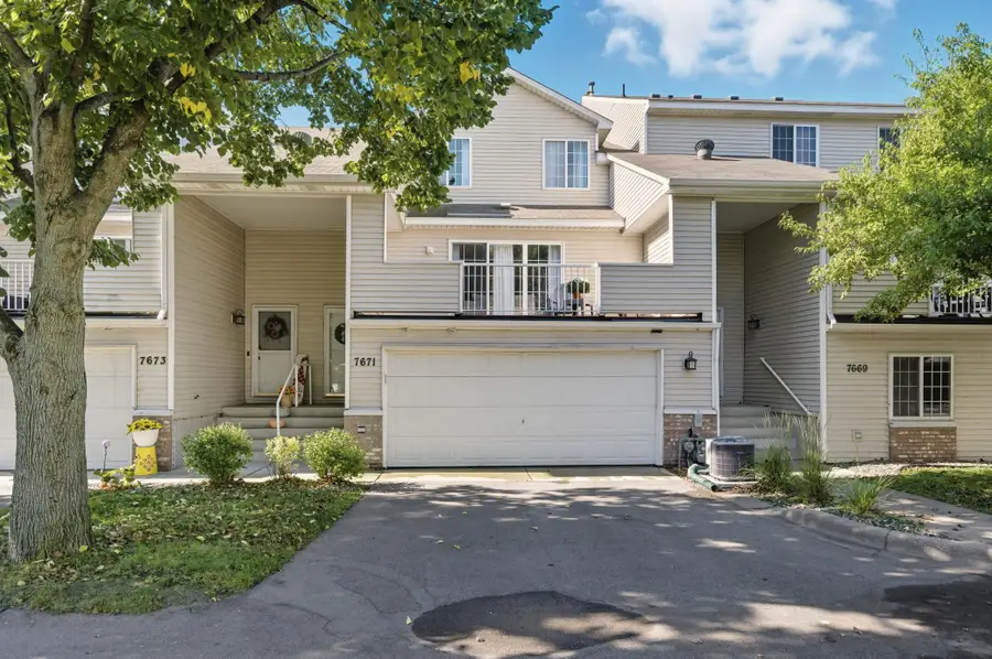 7671 Nicholas Way, Chanhassen, MN 55317 - Image #2