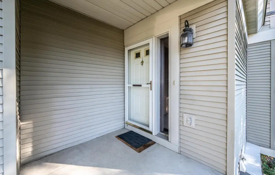 1408 Mcandrews Road E, Burnsville, MN 55337 - Image #2