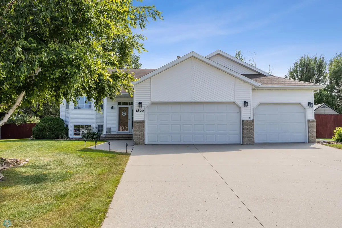 1822 33rd Street S, Moorhead, MN 56560 - Image #1