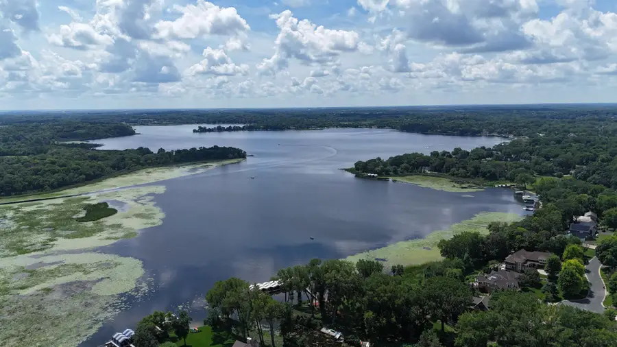 2940 Washta Bay Road, Chanhassen, MN 55331 - Image #3